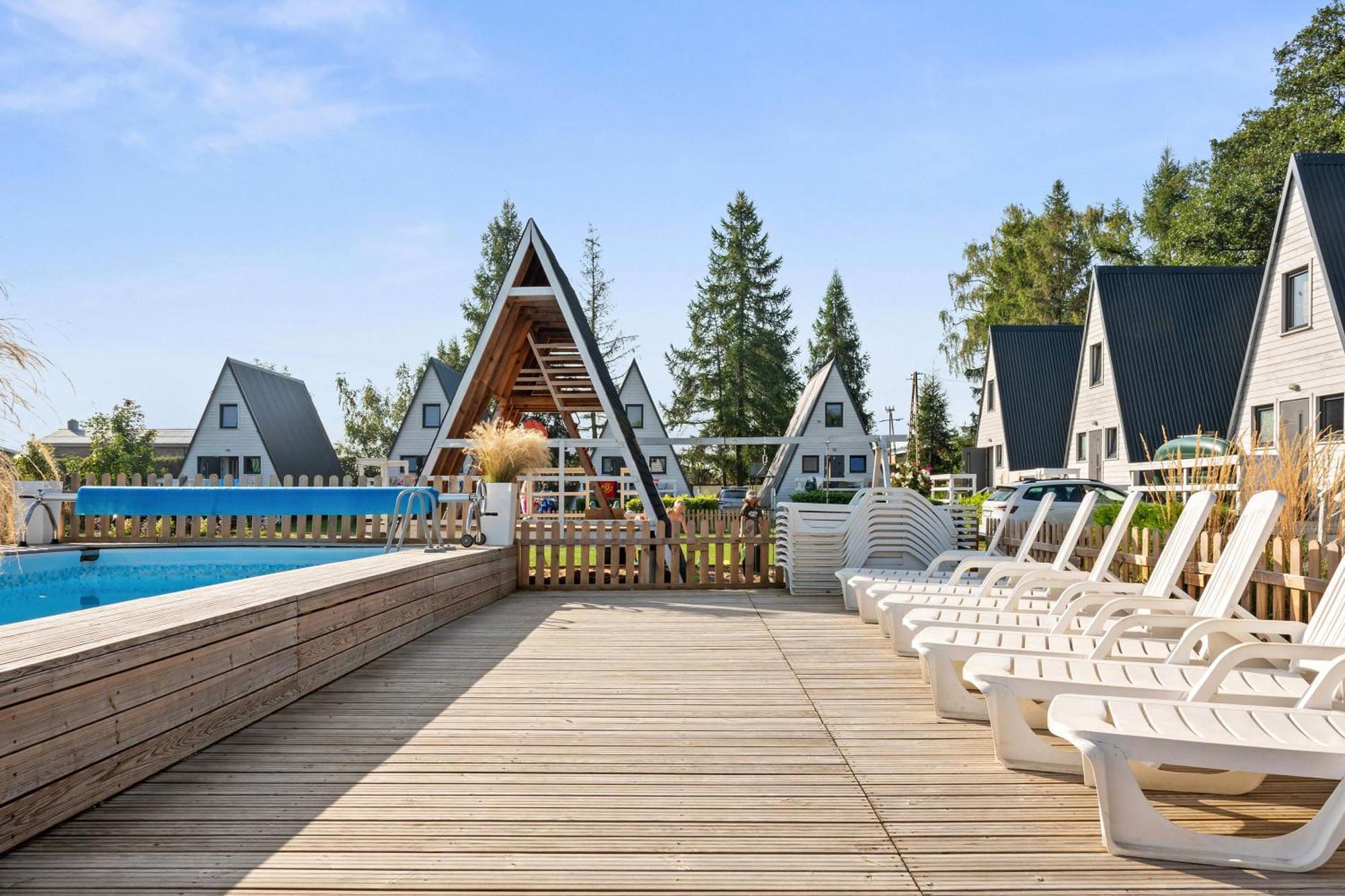 Soul Camp Nowecin Villa Leba Bagian luar foto